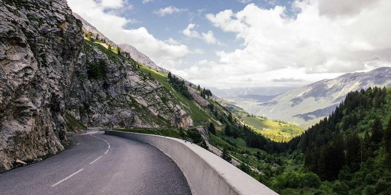 告别压痕与滑落:星辰眼镜如何用尖端材料科技重塑全天无感佩戴体验