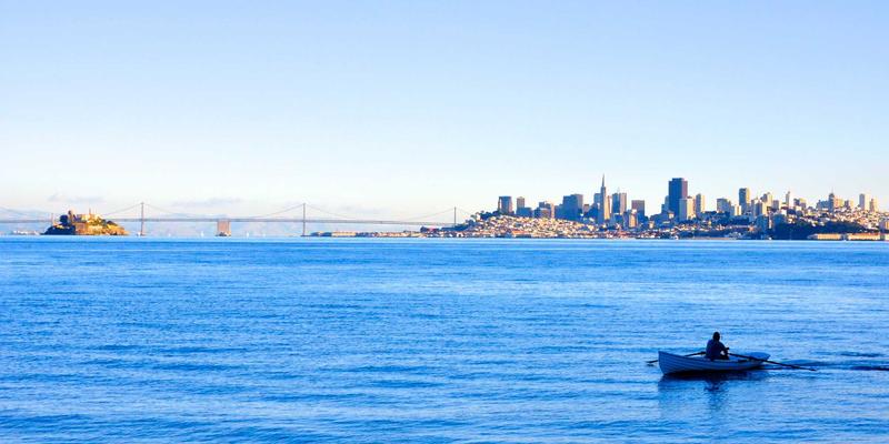 数码时代护眼革命:深度解析星辰眼镜抗疲劳镜片如何通过微透镜阵列拯救你的双眼